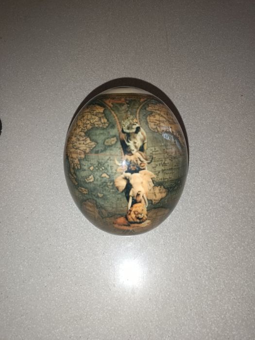 Эксклюзивный Декор: Страусиные Яйца (2 шт.) – Винтажный Глобус и Африк