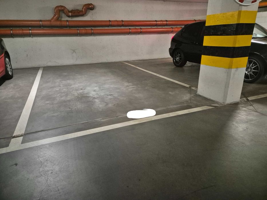 Wynajmę duże i szerokie miejsce garażowe Park Światowida 51