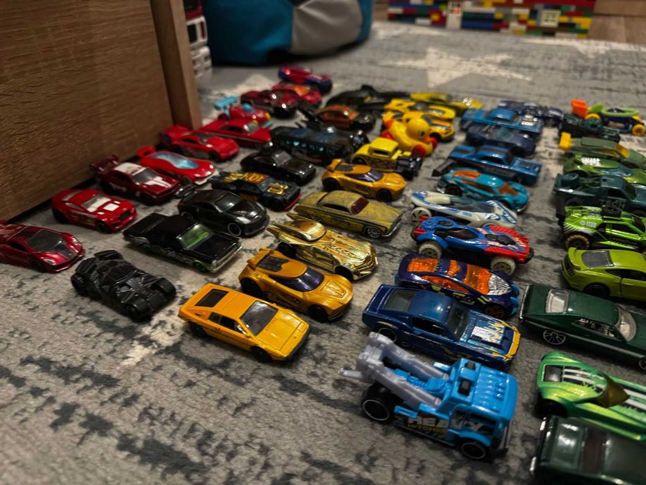 80 samochodzików aut hot weels