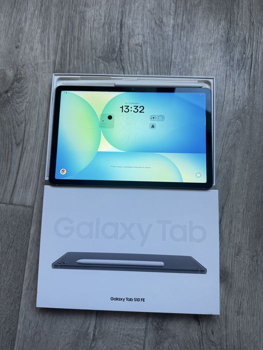 Планшет Samsung Galaxy Tab S10 FE 8/128GB Grey почти новый,дисплей