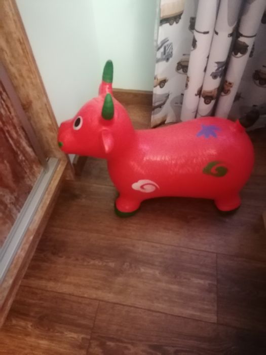 Sprzedan zabawke dla dziecka Krowa skoczek