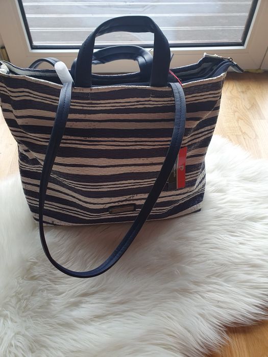 Niebieska torebka Pierre Cardin w stylu marynarskimi