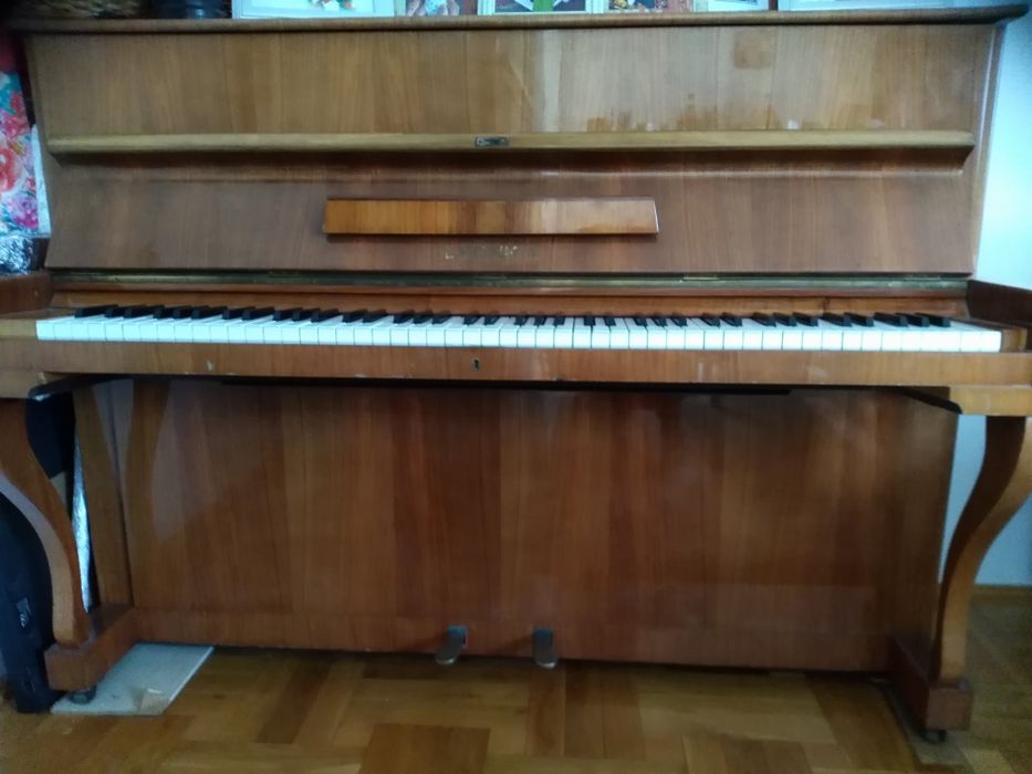 Pianino Legnica używane
