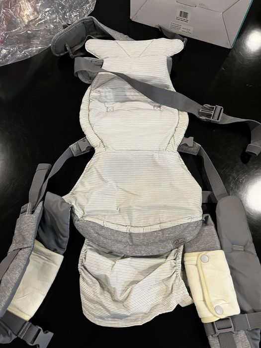 Chicco Hip Seat Carrier - All In One