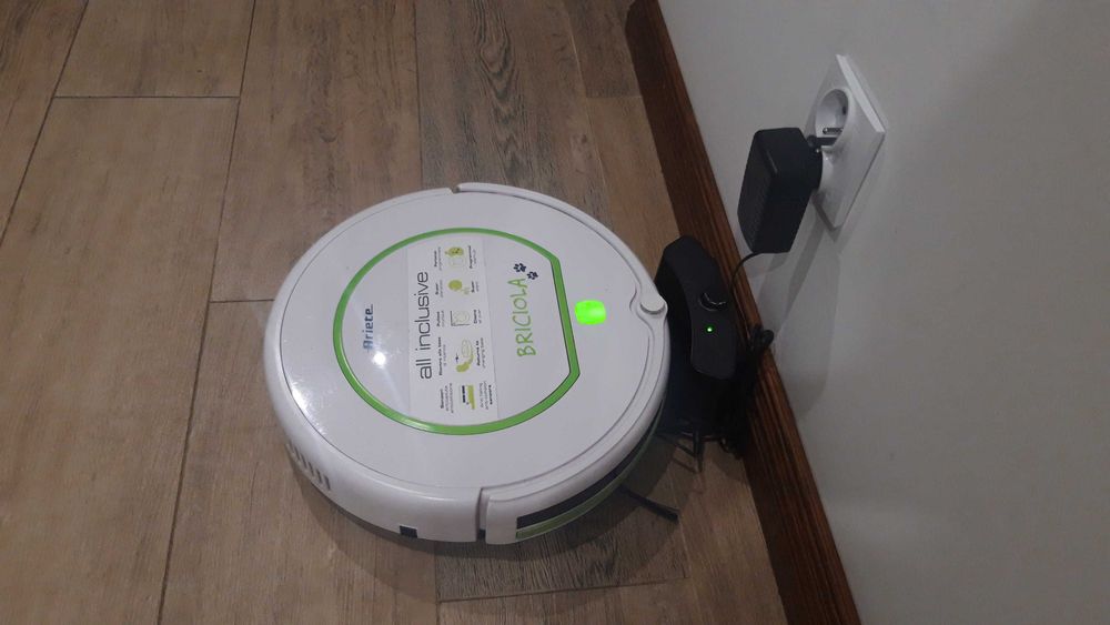 Robot sprzątający Ariete  Briciola 2711 super stan
