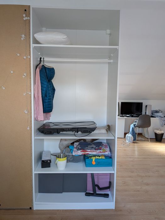 Roupeiro PAX como novo