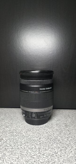 Canon EF-S 18-200mm f/3.5-5.6 IS