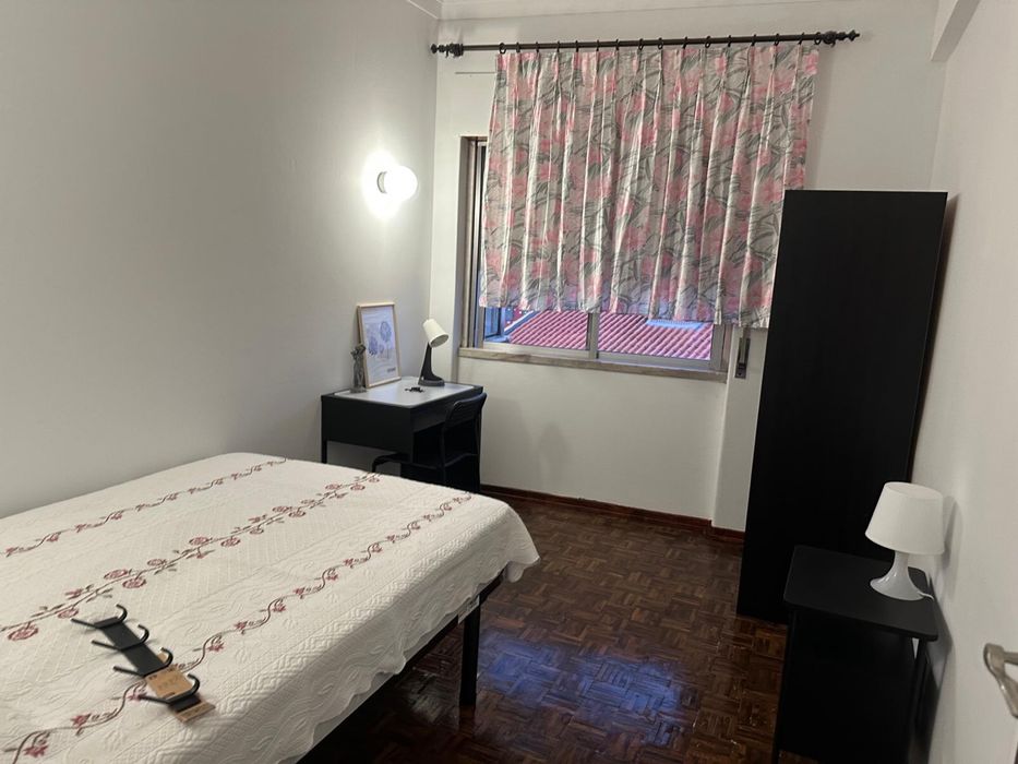 Quarto perto da Praca Paiva Couceiro Lisboa