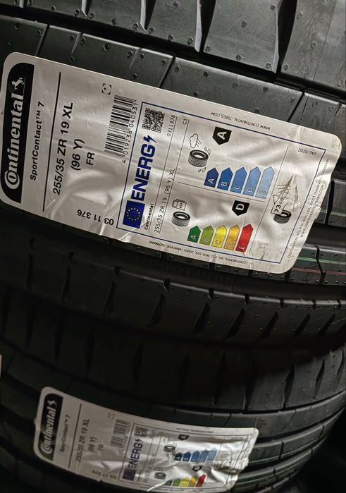 2 Pneus novos 255-35/19 Continental