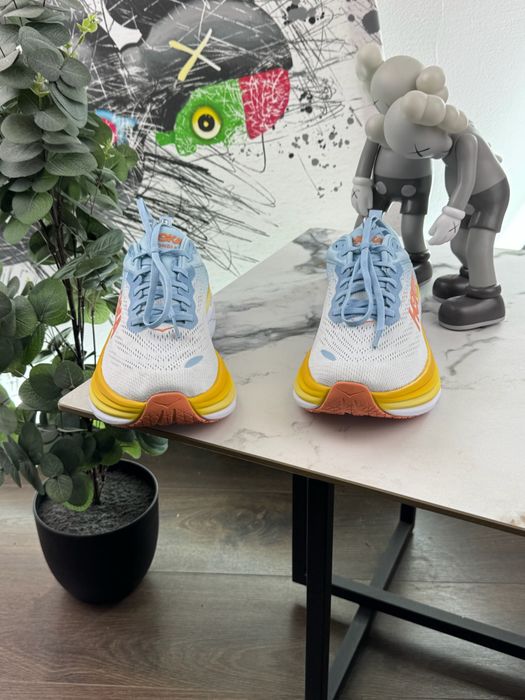 Кросівки Hoka Bondi 8 42 розмір Е16997