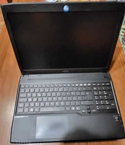 Laptop FUJITSU A514