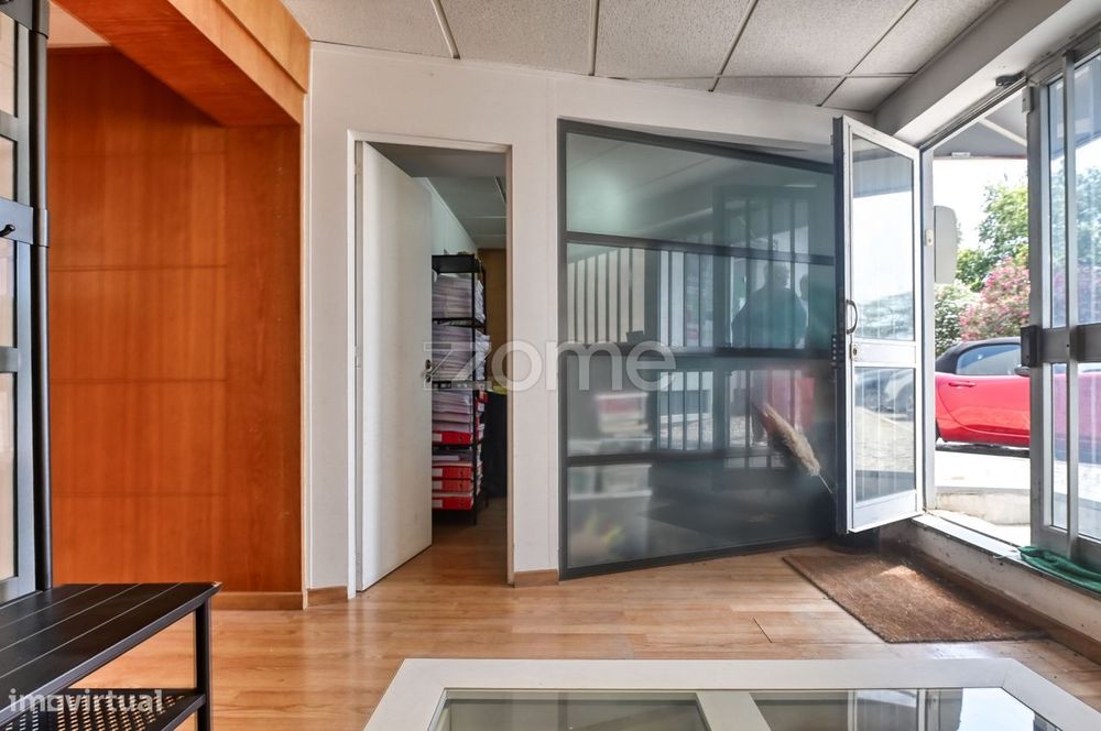 Loja/Serviços 173m2, localização Premium em Carcavelos