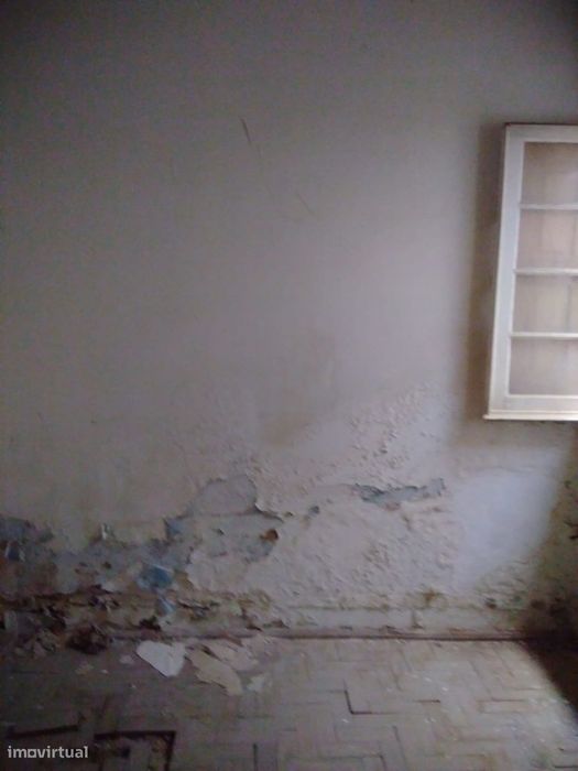Prédio 2 pisos e 2 apartamentos em Odivelas