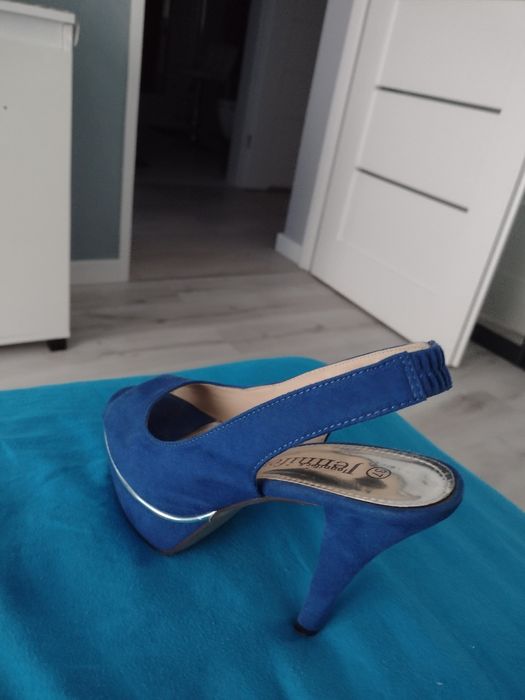 Praktycznie nowe  mega wygodne buciki raz zalozone