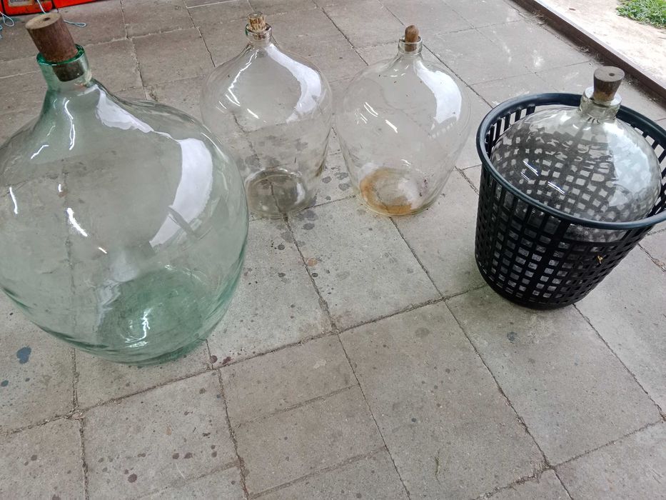 Butla do wina cztery sztuki