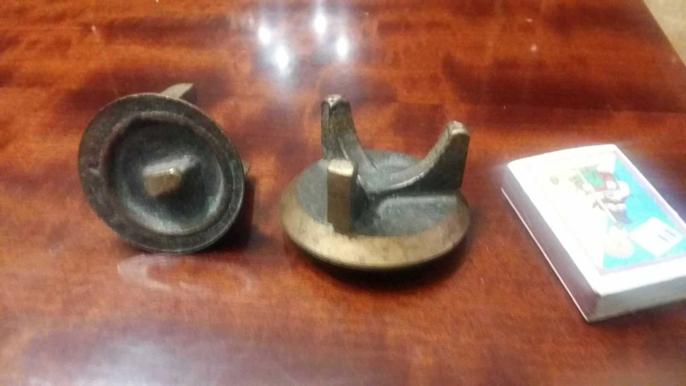 продам підсвічник бронза