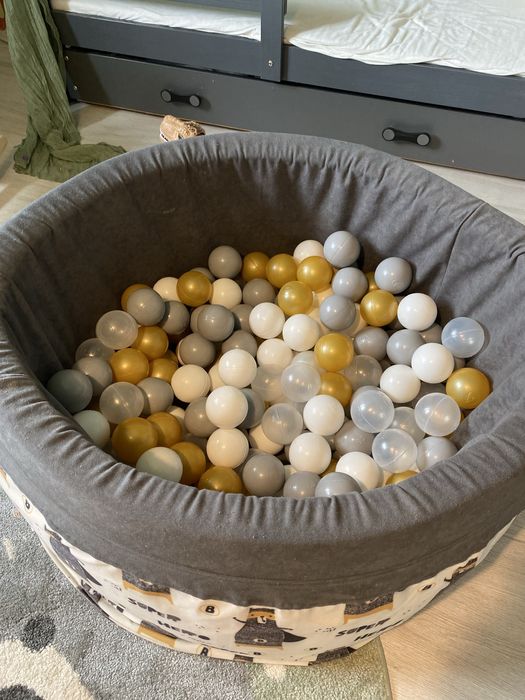 Basen z kulkami dla dziecka