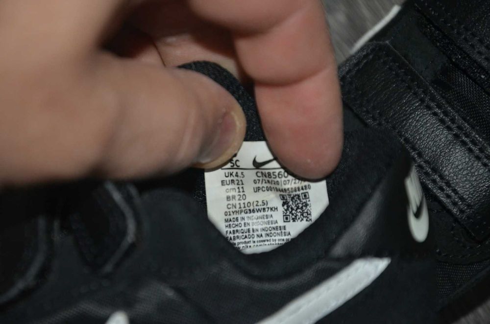 Продам кросівки Фірма Nike .