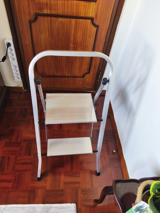 Escadote em alumínio