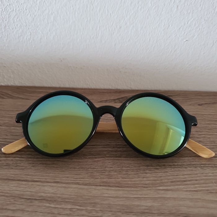 Óculos de Sol espelhados com haste em madeira