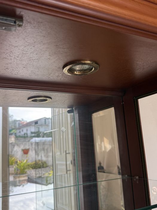 Armário de madeira para sala