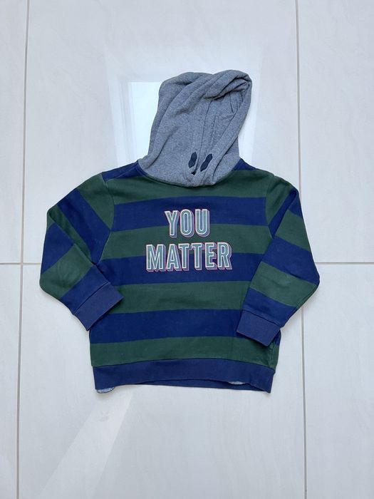 Bluza z kapturem r. 128 hiszpańska Nukutavake