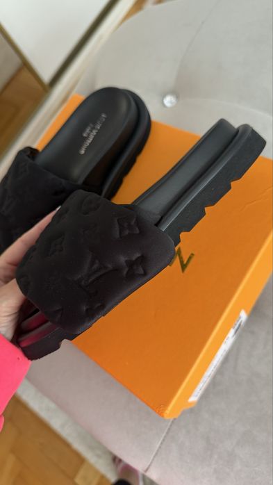 Nowe klapki damskie l36