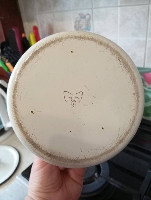 Кастрюля эмаль . Объем 2 л.