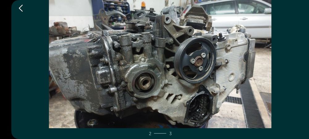 Motor 2.2 de Fontera com uma capa de biela e um cilindro danific