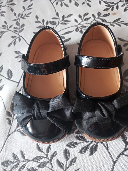 Eleganckie buciki z kokardą dziewczynka 23