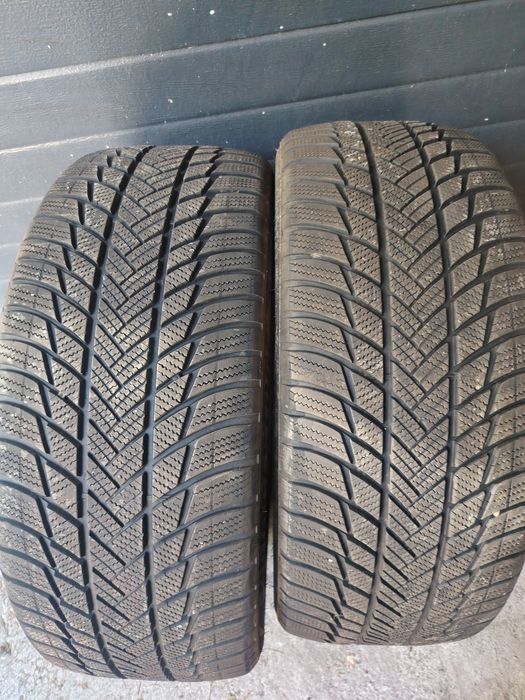 235 45R20 Bridgestone