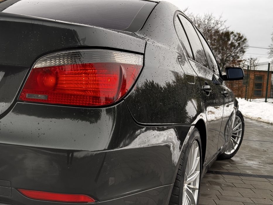 BMW 5 Series E60 Автомат, гарний стан, гарна техніка.