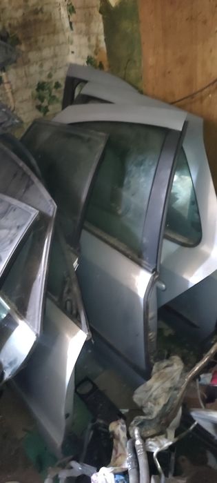 Дверi Renault Laguna1 хетчбек 1998р