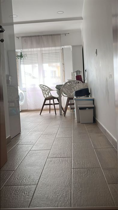 T2 Remodelado a 5 min do Metro da Pontinha | Venda Direta