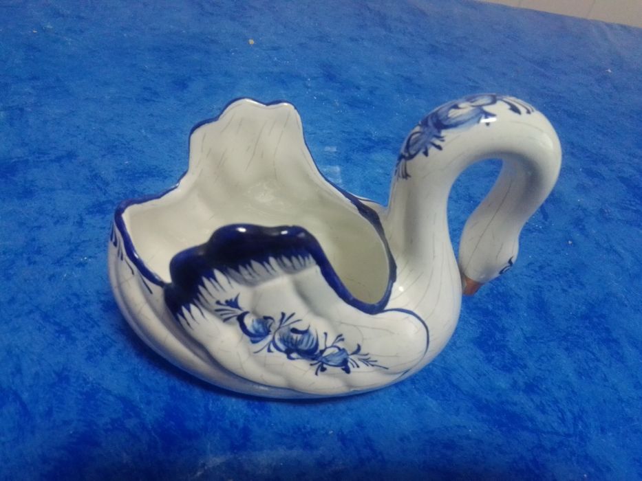 Cisne antigo cerâmica  pintado á mão