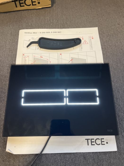 Przycisk Tece lux mini czarny szklany