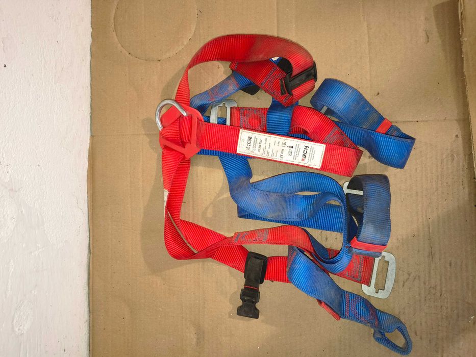 Zestaw asekuracyjny do prac na wysokości szelki plus amortyzator