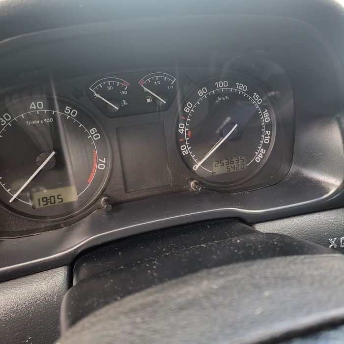 Skoda Octavia 2003 VIN TMBBL41U138702603 фото оголошення 3 з 8