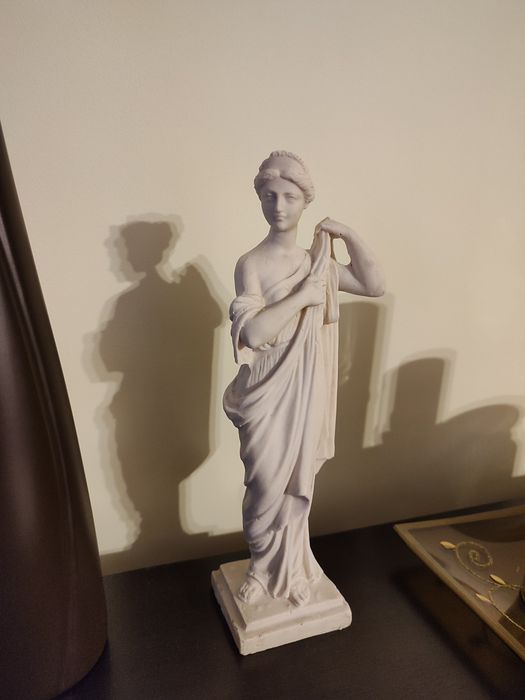 Stara grecka figurka z alabastru hand made