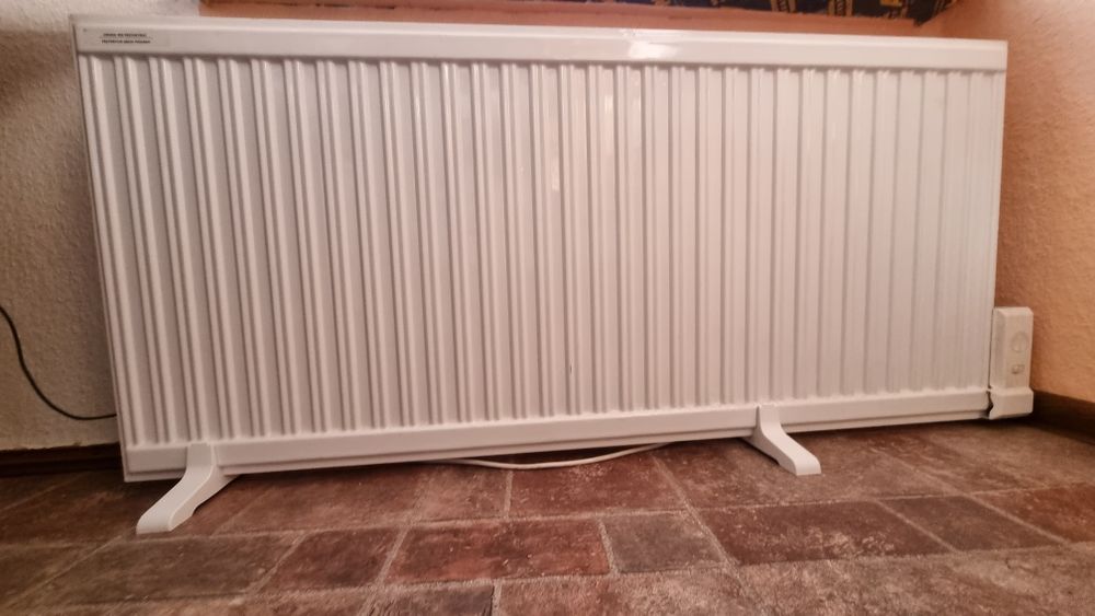 Grzejnik olejowy panelowy z termostatem 1250W