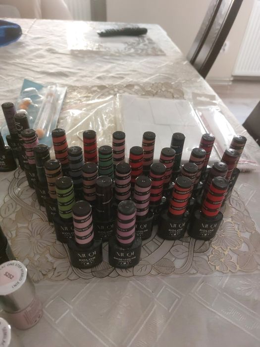 Zestaw do malowania paznokci większość jest nowa