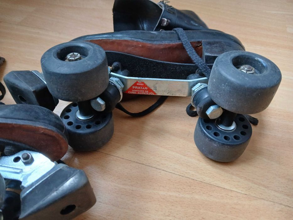 Patins de 4 Rodas - Pratas, Cuba