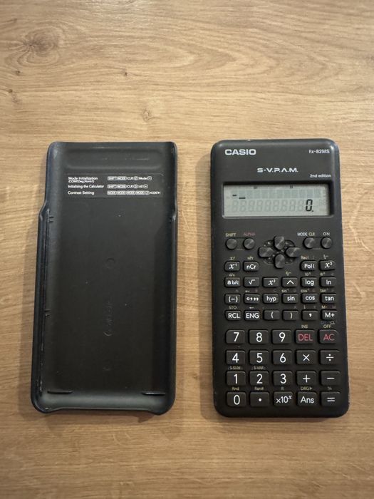 Kalkulator naukowy CASIO fx-82MS