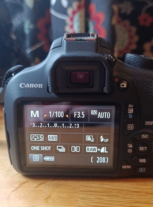 Lustrzanka Canon EOS 1200D