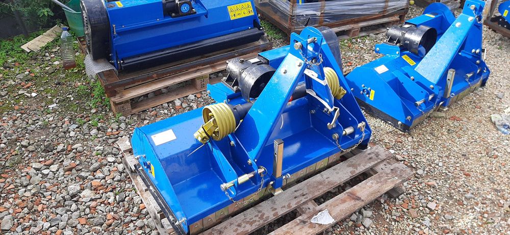 Trituradores/Corta matos de martelos NOVOS (descentrados)