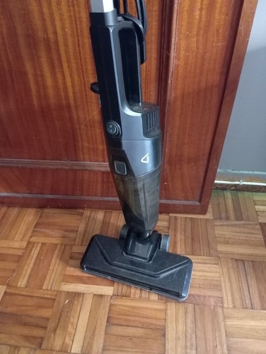 Aspirador com fio