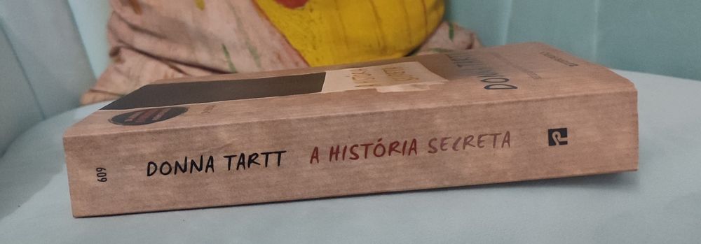 Livro "A História Secreta"