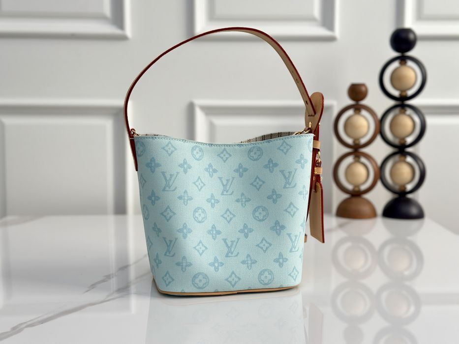 Жіноча сумка LOUIS VUITTON M27529