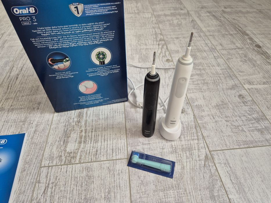 Oral B Pro biała i czarna 3900 N dwupak