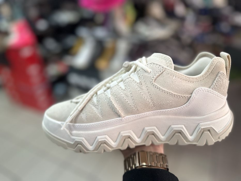 Кросівки UGG CapTrail Low ( РОЗМІР 39,5 )